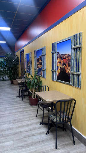 Photo of momo donair - 1264 Marine Dr, North Vancouver, BC V7P 0B2